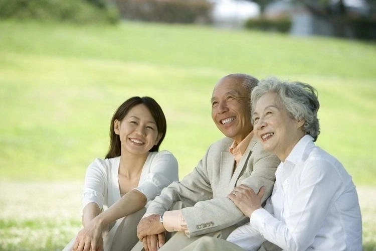 Mai mối mẹ ruột cho bố chồng, tôi không ngờ cả nhà náo loạn Mai mối mẹ ruột cho bố chồng, tôi không ngờ cả nhà náo loạn