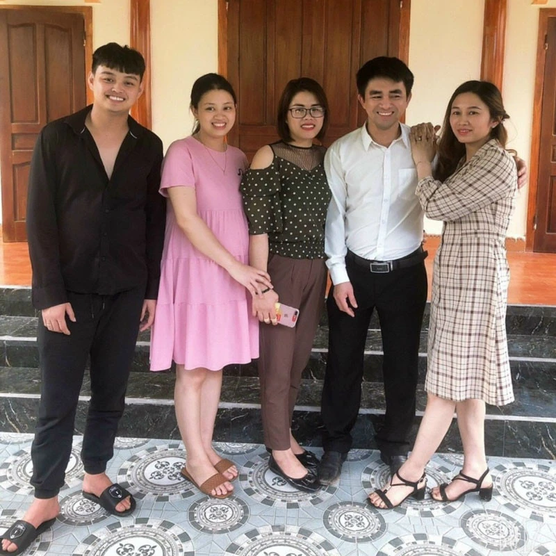 Mẹ kế ở Nghệ An 30 năm yêu thương 4 con riêng của chồng, mãn nguyện khi về già Mẹ kế ở Nghệ An 30 năm yêu thương 4 con riêng của chồng, mãn nguyện khi về già