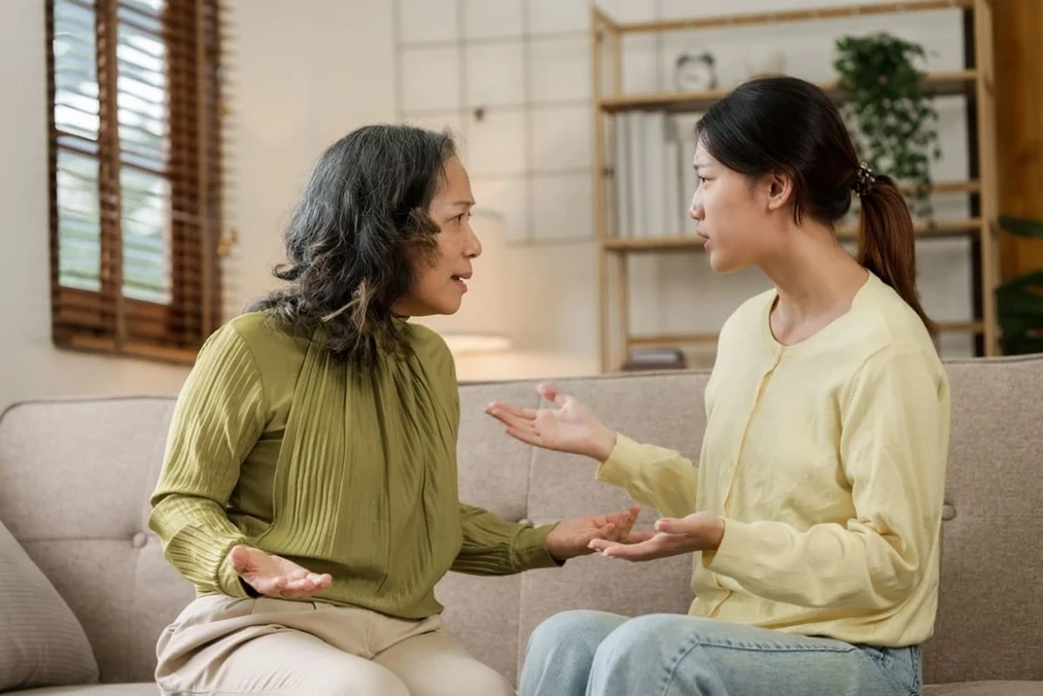 Mẹ tôi tỏ thái độ khó chịu khi thấy con dâu "sướng quá"
