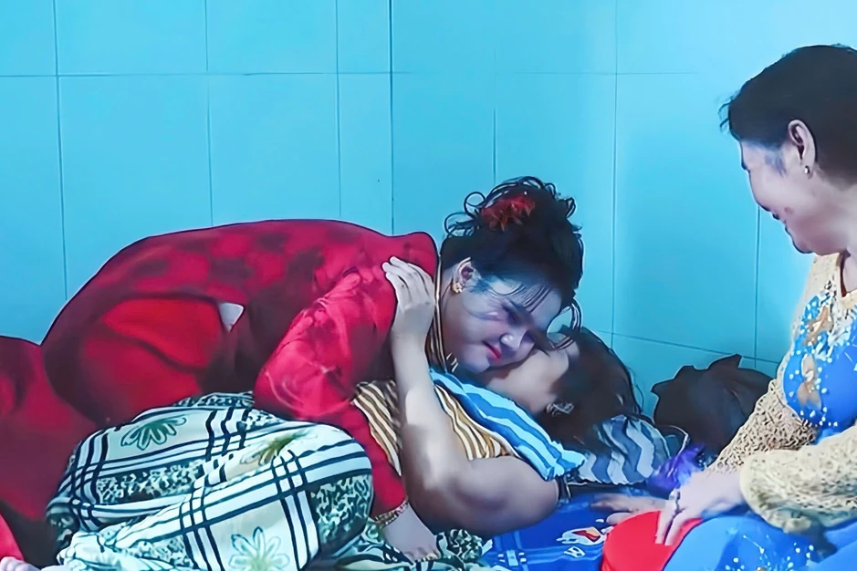 Mẹ trao của hồi môn trên giường bệnh, qua đời sau đám cưới con gái Mẹ trao của hồi môn trên giường bệnh, qua đời sau đám cưới con gái