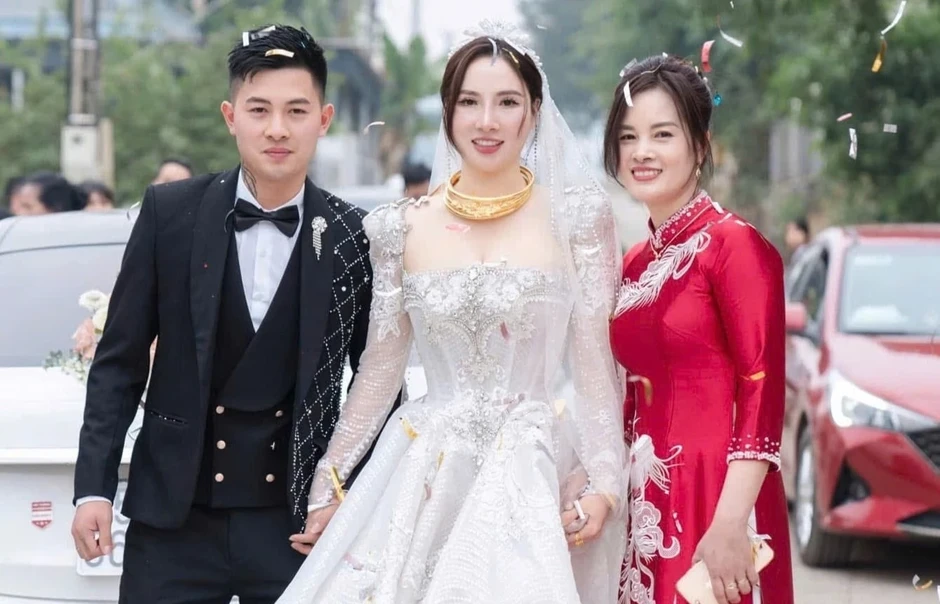 Mẹ U50 trẻ trung, con cái ủng hộ đi bước nữa sau 21 năm đơn thân Mẹ U50 trẻ trung, con cái ủng hộ đi bước nữa sau 21 năm đơn thân