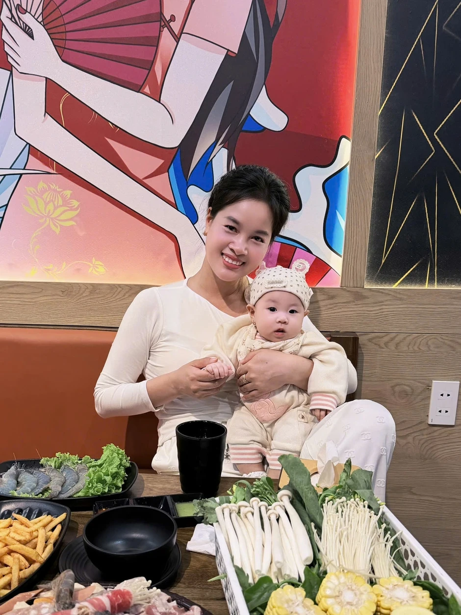 Mẹ U50 trẻ trung, con cái ủng hộ đi bước nữa sau 21 năm đơn thân Mẹ U50 trẻ trung, con cái ủng hộ đi bước nữa sau 21 năm đơn thân