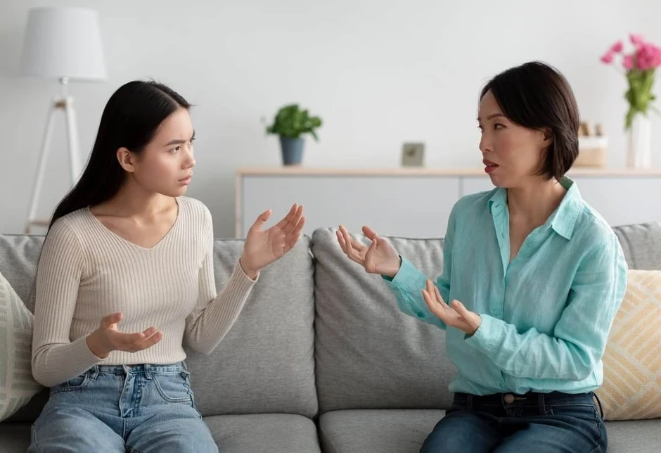 Mẹ U60 lên mạng tìm người hẹn hò, tôi liền thẳng tay làm một việc