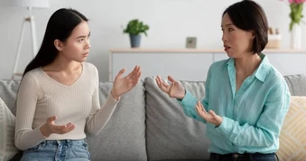 Mẹ U60 lên mạng tìm người hẹn hò, tôi liền thẳng tay làm một việc