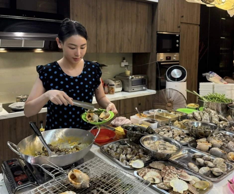 Mở quán vỉa hè trong bếp, 'bán hàng' cho con Mở quán vỉa hè trong bếp, 'bán hàng' cho con