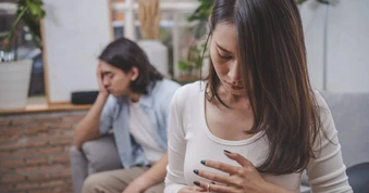 Mùi nước hoa trên người vợ lúc nửa đêm hé lộ sự thật khiến tôi bàng hoàng
