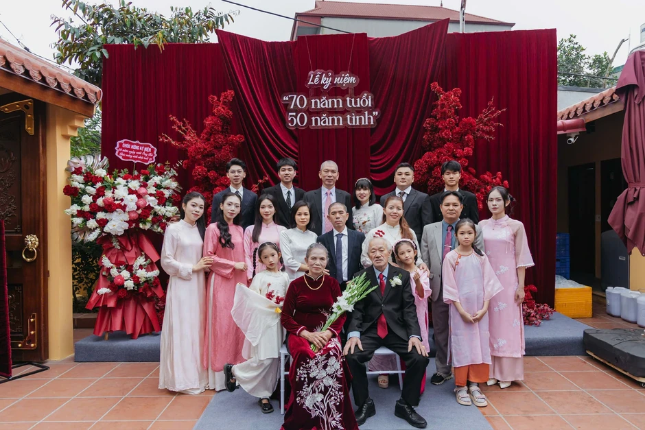 Nên duyên nhờ mai mối, cặp đôi 70 tuổi tổ chức đám cưới vàng sau nửa thế kỷ Nên duyên nhờ mai mối, cặp đôi 70 tuổi tổ chức đám cưới vàng sau nửa thế kỷ