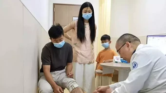 'Người hùng' bốn năm trước lại xả thân cứu người