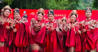 Quá mệt mỏi vì cỗ bàn, dân làng đặt hạn mức tiền mừng tối đa 370 nghìn đồng