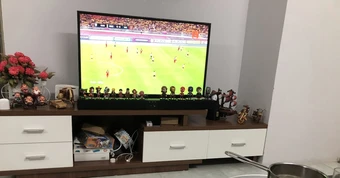 Sinh hoạt đảo lộn, chồng sụt cân vì vợ xem World Cup suốt đêm