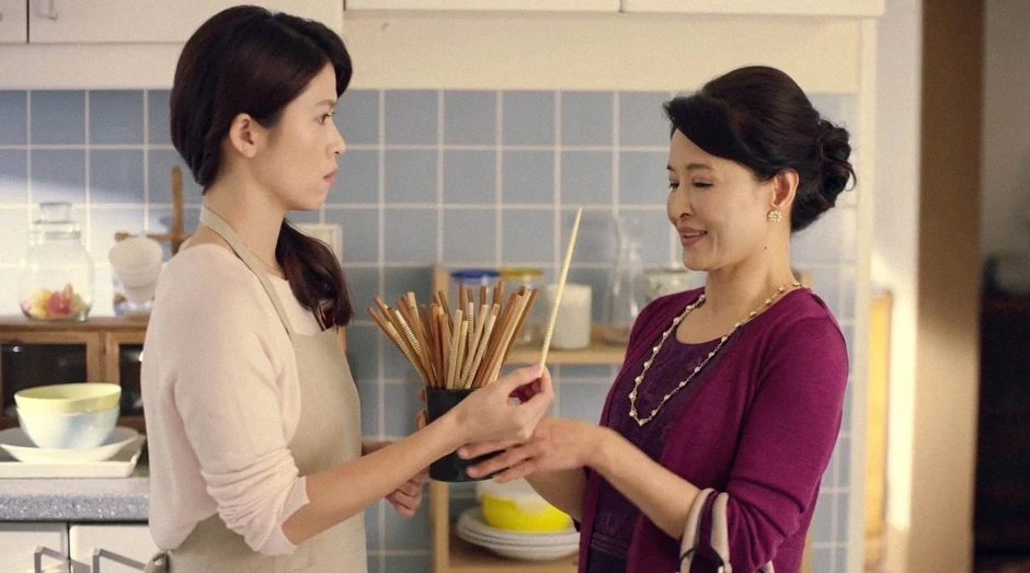 Sinh nhật mẹ chồng, con dâu đuổi khách đòi "tiễn" cả bố mẹ về quê