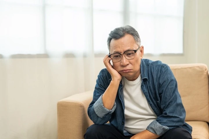 Sốc nghỉ hưu: Buổi sáng trước đây cả chục người chào, nay chỉ có vợ hỏi ăn gì Sốc nghỉ hưu: Buổi sáng trước đây cả chục người chào, nay chỉ có vợ hỏi ăn gì