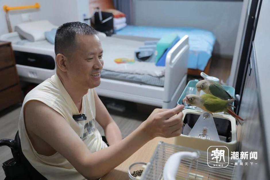 Tình yêu 600 ngày vực dậy 'người hùng cứu hộ' Tình yêu 600 ngày vực dậy 'người hùng cứu hộ'