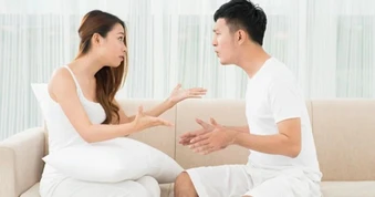 Tôi muốn “xách dép” bỏ chạy khi biết bí mật của bạn trai, dù đã mang thai