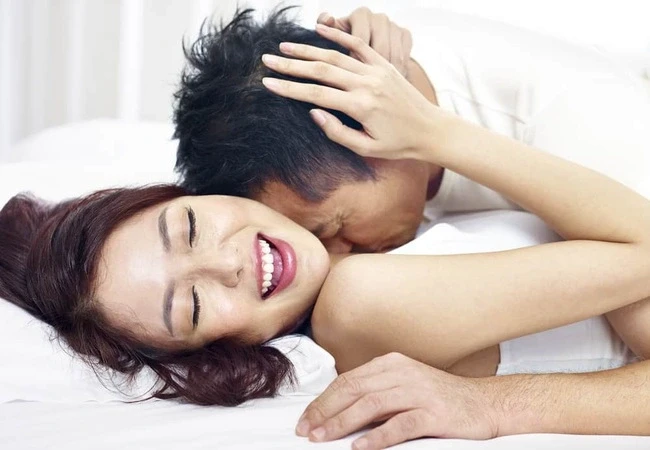 Tôi rung động với cô gái trẻ chỉ vì vợ không biết làm việc này