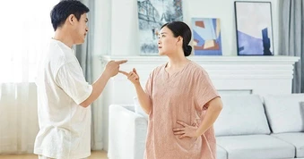 Trách vợ tiêu sạch tiền tiết kiệm và sự thật phía sau khiến tôi hối hận
