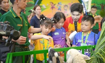Trẻ em khám phá muôn loài tại Kun Marathon Huế 2026 - Báo TinVina