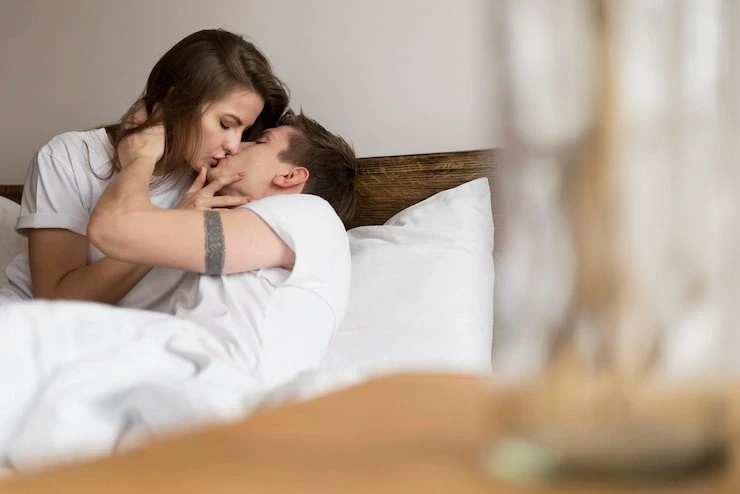 Trót "thân mật" với bạn thân của vợ, tôi hoảng sợ khi cô ấy cho xem một thứ