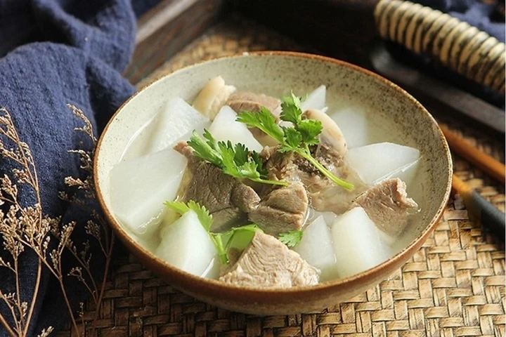 Vì sao mùa nóng nên ăn gừng, mùa rét nên ăn củ cải trắng? Vì sao mùa nóng nên ăn gừng, mùa rét nên ăn củ cải trắng?