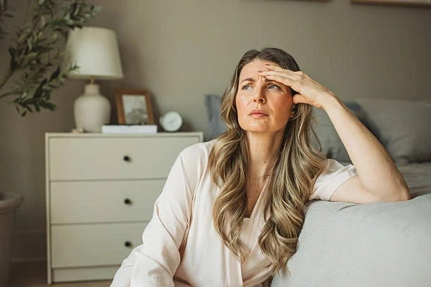 Vợ 50 tuổi vẫn trẻ trung, chồng bất ngờ đòi ngủ riêng giường vì một lý do