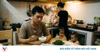 Vợ chỉ biết luộc rau, luộc thịt, tiền tiêu bao nhiêu cũng hết