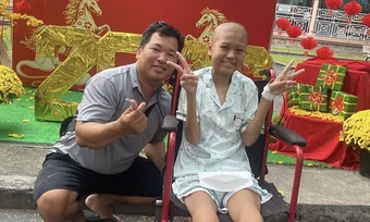 Vợ chồng ba lần cùng con vượt cửa tử