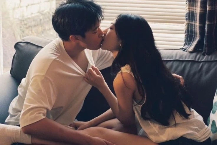 Vợ nghiện xem phim "người lớn" trước mỗi lần gần gũi, tôi phải làm sao? Vợ nghiện xem phim "người lớn" trước mỗi lần gần gũi, tôi phải làm sao?