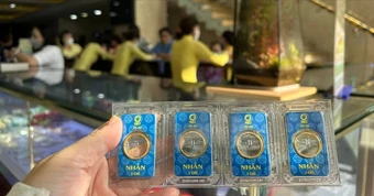 Cá nhân mua bán vàng nhẫn 9999 với nhau có bị phạt không?