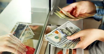 Chồng chuyển tiền cho người thân trước ly hôn: Có bị coi là tẩu tán tài sản?