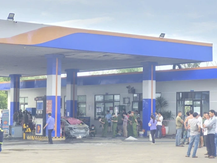 Góc nhìn khác trong vụ cháy xe ở cây xăng khiến 2 người tử vong Góc nhìn khác trong vụ cháy xe ở cây xăng khiến 2 người tử vong