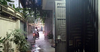 Mở cổng lấn đường: Hành vi cấm nhưng nhiều người vẫn ngang nhiên vi phạm