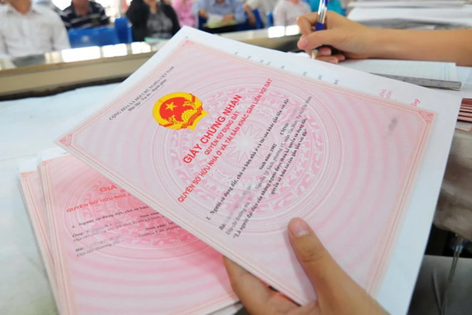 Sổ hồng đứng tên vợ, người chồng có phải ký hợp đồng bán nhà không? Sổ hồng đứng tên vợ, người chồng có phải ký hợp đồng bán nhà không?