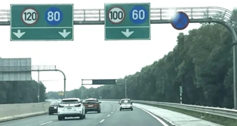 Xe đi quá chậm trên cao tốc bị phạt bao nhiêu tiền?