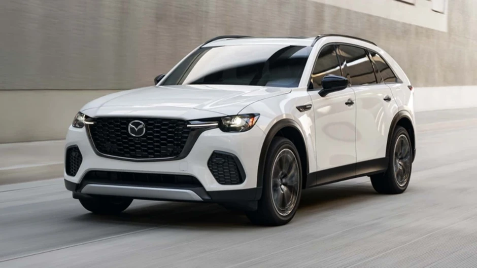 Bị chê 'ông già', nhưng đây là lý do vì sao nhiều người vẫn mua xe Toyota