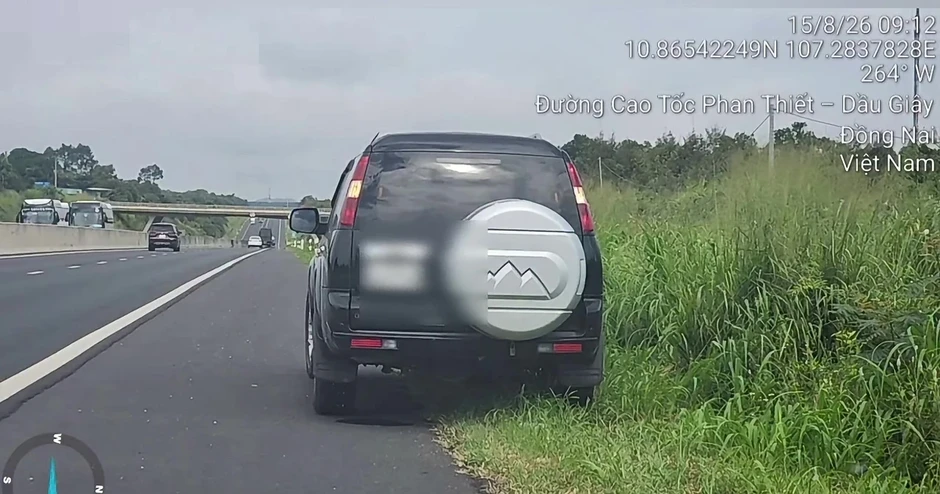 Đỗ xe không đúng quy định trên đường cao tốc bị xử lý thế nào?