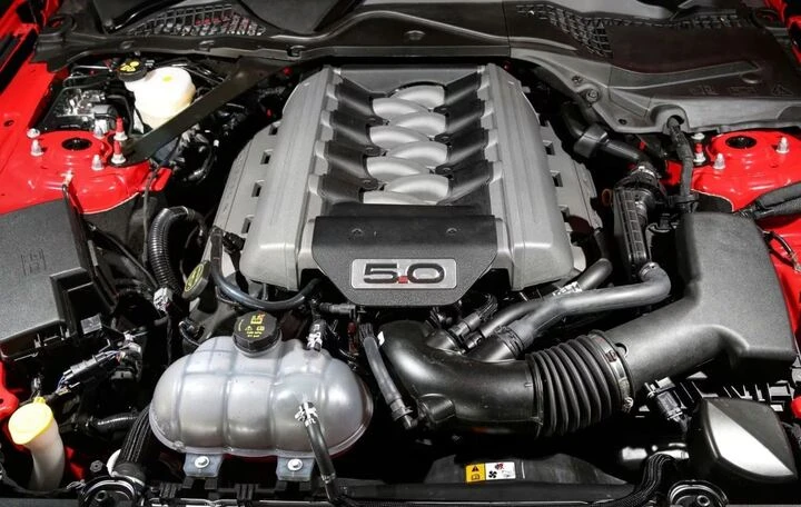 Động cơ V6 hay V8 tốt hơn?