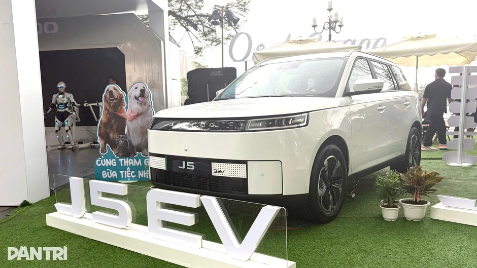 Jaecoo J5 và GAC GS3 mở bán tại Việt Nam. Jaecoo J5 và GAC GS3 mở bán tại Việt Nam.