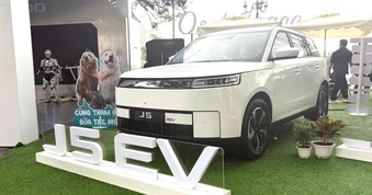 Jaecoo J5 và GAC GS3 mở bán tại Việt Nam.