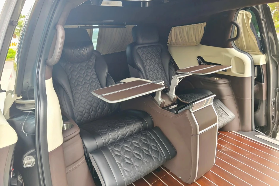 Kia Carnival Royal 4 năm tuổi được rao bán ngang giá xe sang Kia Carnival Royal 4 năm tuổi được rao bán ngang giá xe sang