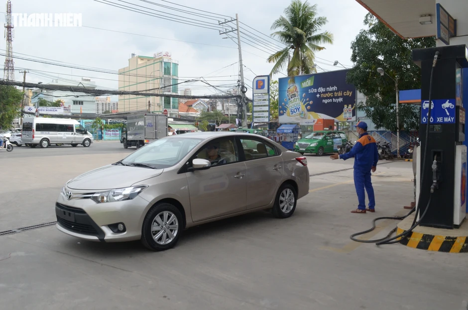 Lắc xe khi tiếp nhiên liệu có giúp đổ được nhiều xăng, dầu hơn? Lắc xe khi tiếp nhiên liệu có giúp đổ được nhiều xăng, dầu hơn?