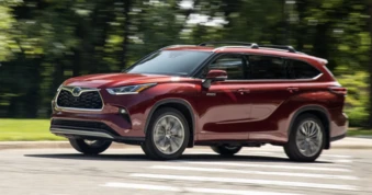 Lái ô tô hybrid leo dốc cao, vì sao không nên dùng chế độ số B?