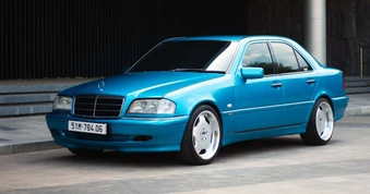 Mercedes C-Class số sàn rao 180 triệu đồng, người bán lưu ý "xe đời sâu"