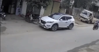 Mở cửa ô tô thiếu quan sát bị phạt nặng thế nào?