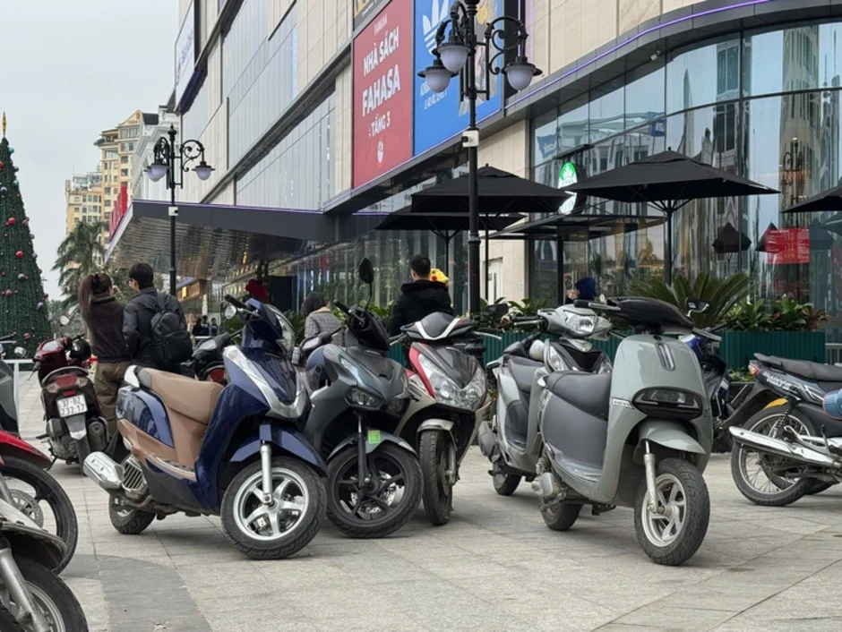 Mua xe máy online trên sàn thương mại điện tử: Tiện lợi hay 'canh bạc' rủi ro? Mua xe máy online trên sàn thương mại điện tử: Tiện lợi hay 'canh bạc' rủi ro?
