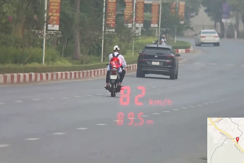 Nam sinh 16 tuổi chạy xe máy hơn 80km/h, quay đầu khi gặp CSGT Nam sinh 16 tuổi chạy xe máy hơn 80km/h, quay đầu khi gặp CSGT