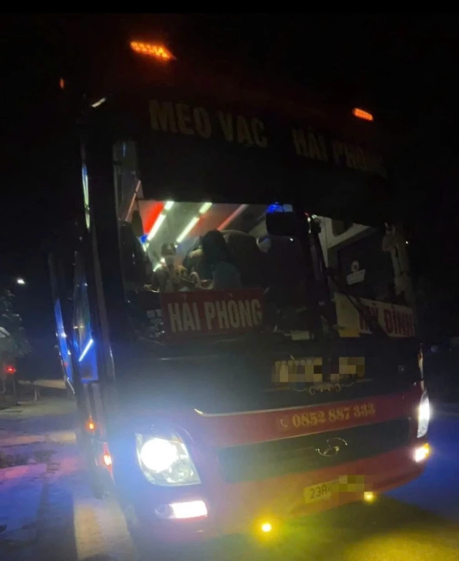 Ô tô 20 chỗ chở 43 người, tài xế và chủ xe bị phạt 174 triệu đồng Ô tô 20 chỗ chở 43 người, tài xế và chủ xe bị phạt 174 triệu đồng