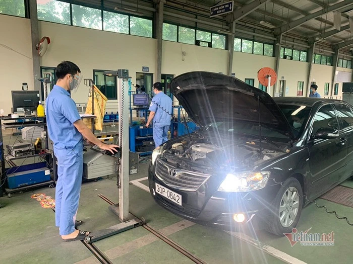 Ô tô cũ trên 10 năm tuổi: Những hạng mục cần ‘soi’ kỹ trước khi đưa đi đăng kiểm Ô tô cũ trên 10 năm tuổi: Những hạng mục cần ‘soi’ kỹ trước khi đưa đi đăng kiểm