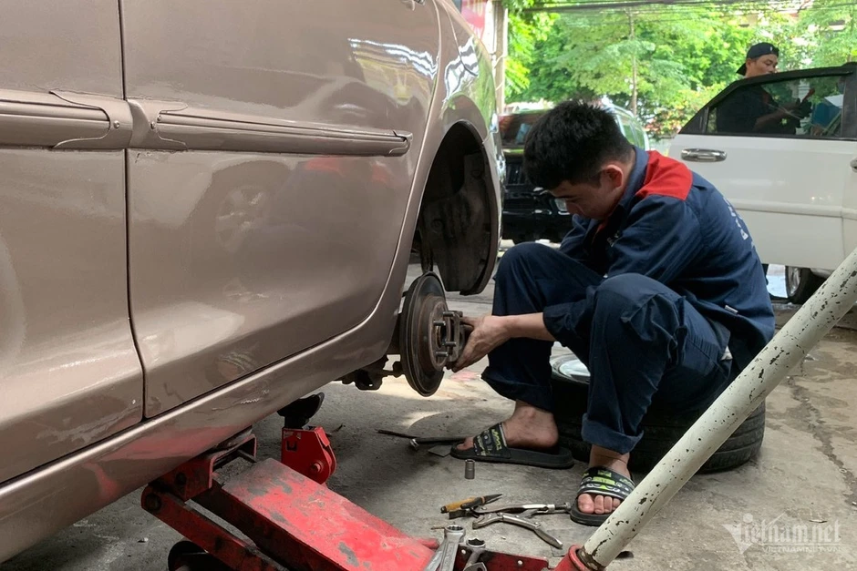 Ô tô cũ trên 10 năm tuổi: Những hạng mục cần ‘soi’ kỹ trước khi đưa đi đăng kiểm Ô tô cũ trên 10 năm tuổi: Những hạng mục cần ‘soi’ kỹ trước khi đưa đi đăng kiểm