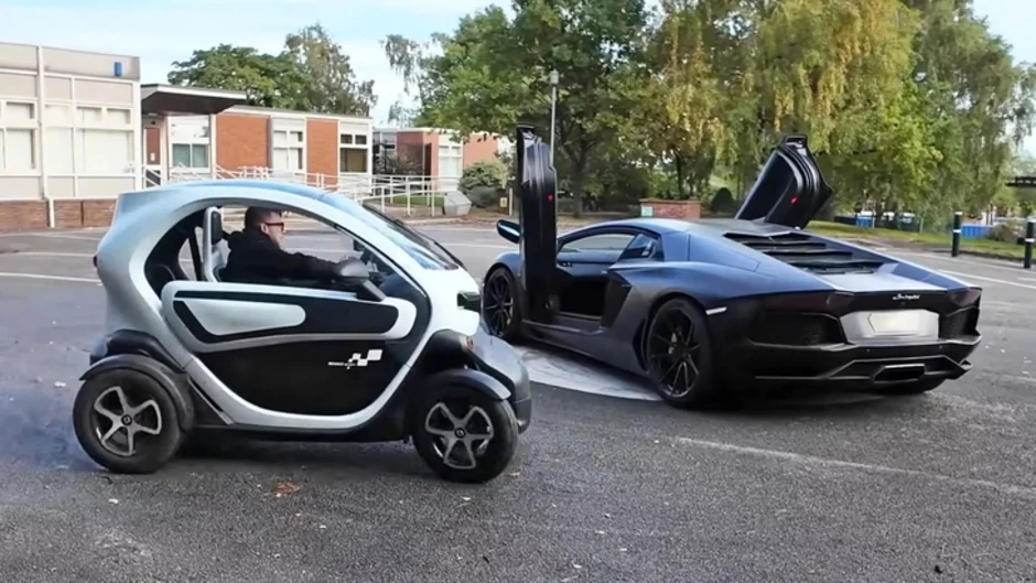 Ô tô điện mini lực kéo gấp đôi Lamborghini Aventador, chạy vượt Audi S1 Quattro