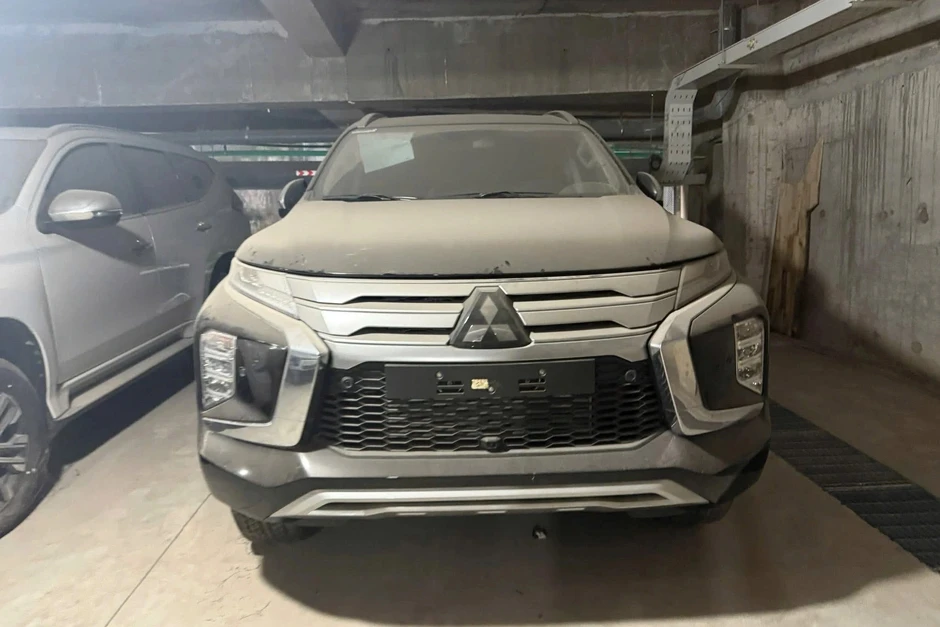 Pajero Sport “cất kho” gần 4 năm, rao bán hơn 1,1 tỷ đồng gây tranh cãi Pajero Sport “cất kho” gần 4 năm, rao bán hơn 1,1 tỷ đồng gây tranh cãi